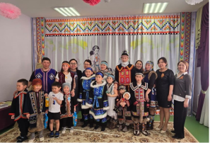 Фестиваль-конкурс семей «Возрождение родного языка через всех и каждого» Фестиваль-конкурс семей «Возрождение родного языка через всех и каждого».